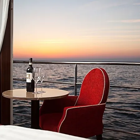 Knm Ms Switzerland Ii - Hotel